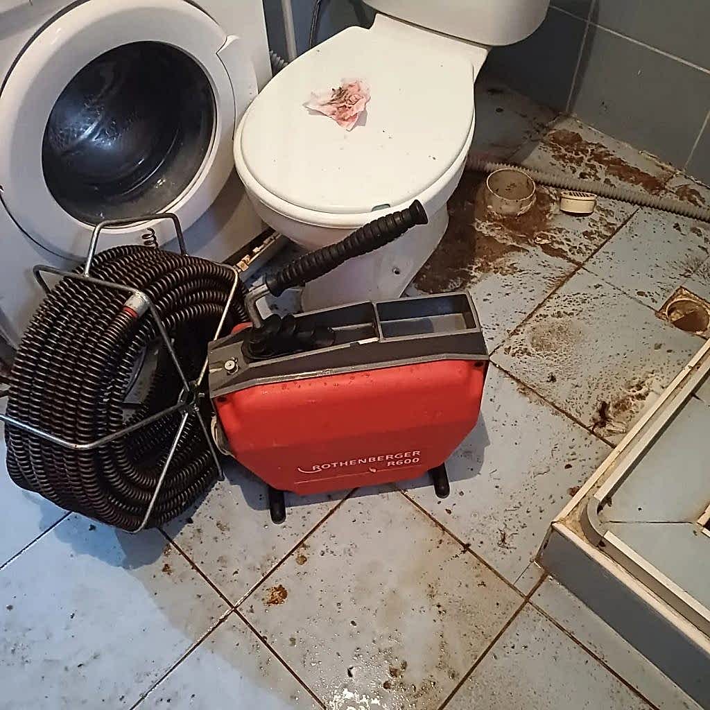 Tıkanıklık açma Tuvalet Tıkanıklığı Nasıl Açılır?